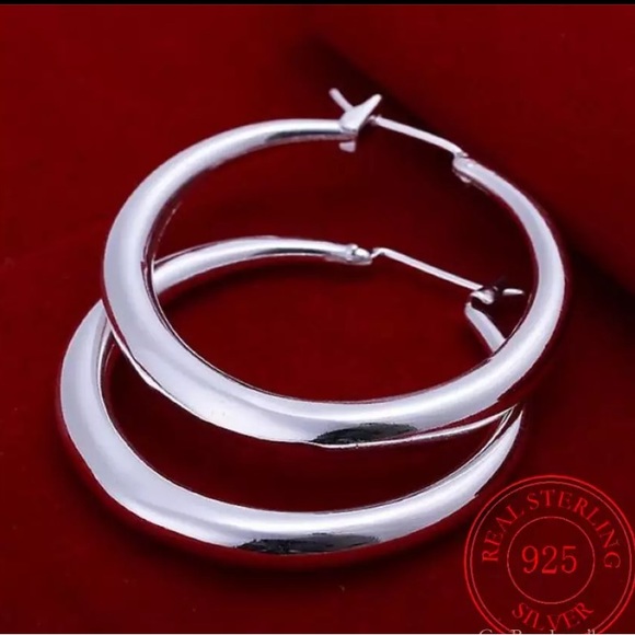 Classic Elegant 925 Sterling Silver Round Hollow Hoop Earrings - Picture 2 of 7
